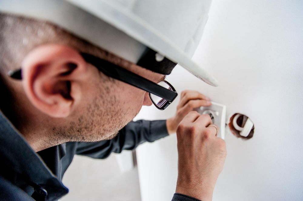 Elektriker molde  trygg og moderne elektro i nordvest